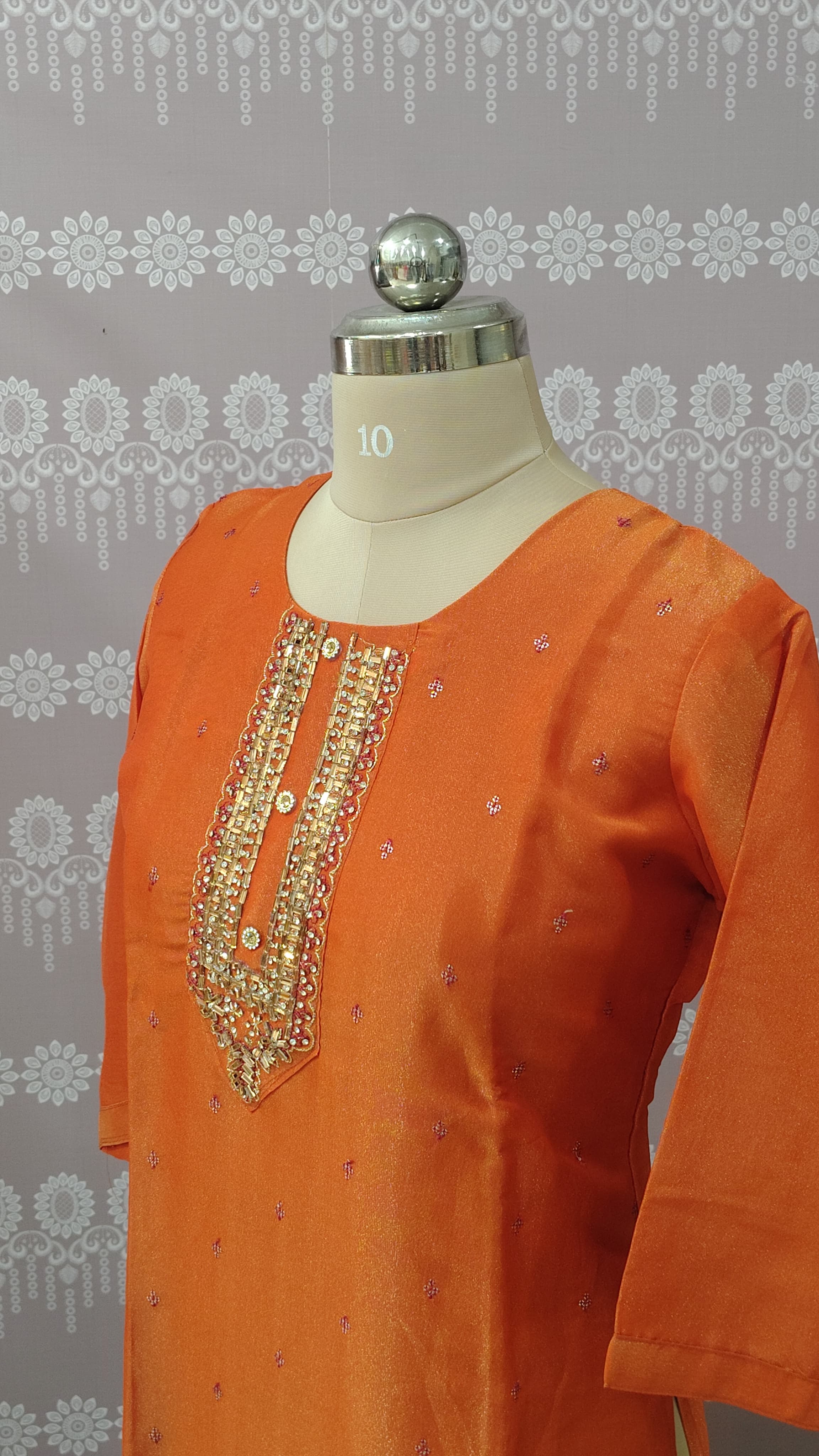 Party wear kurthi set