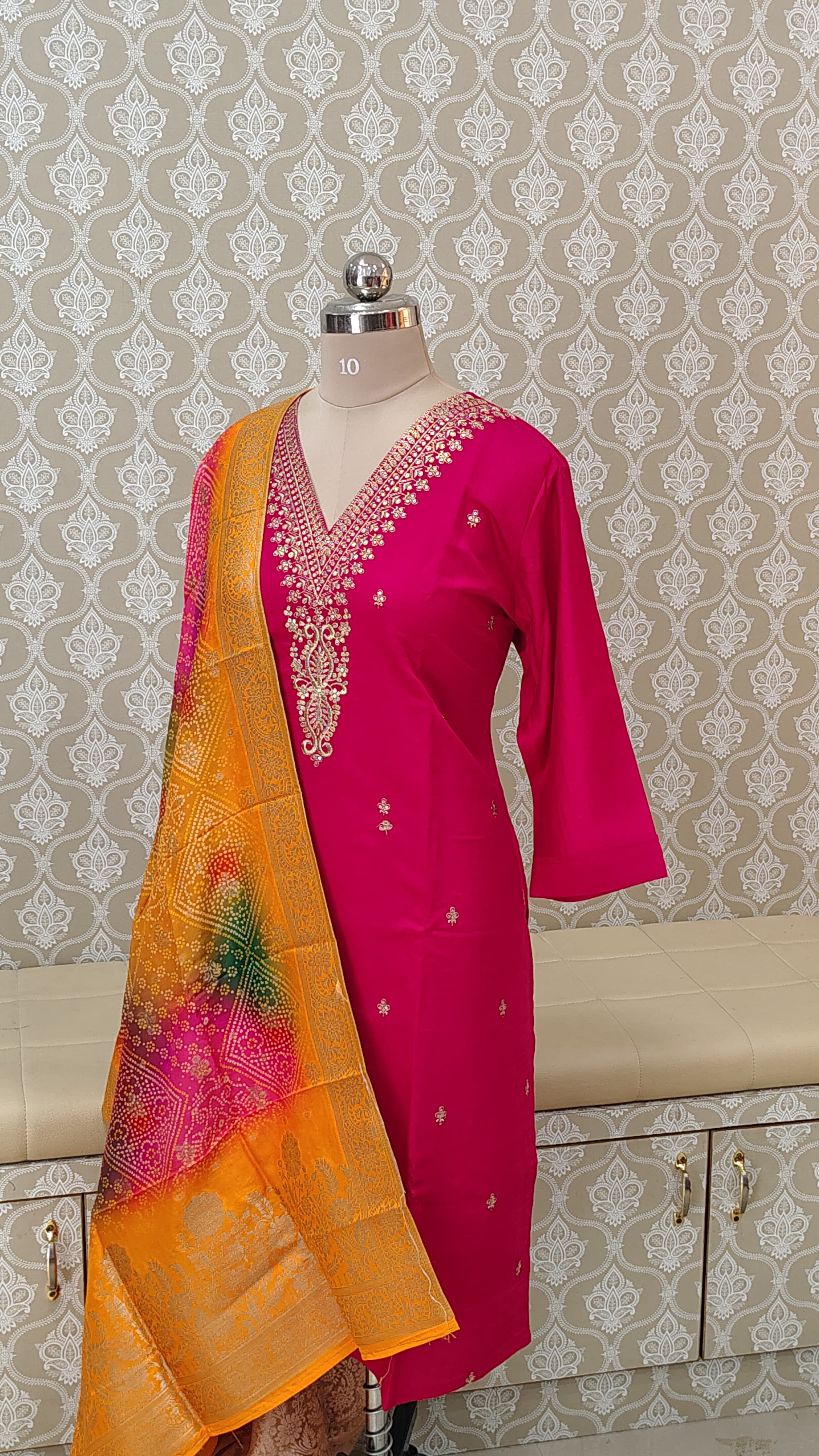 Embroidery kurthi set
