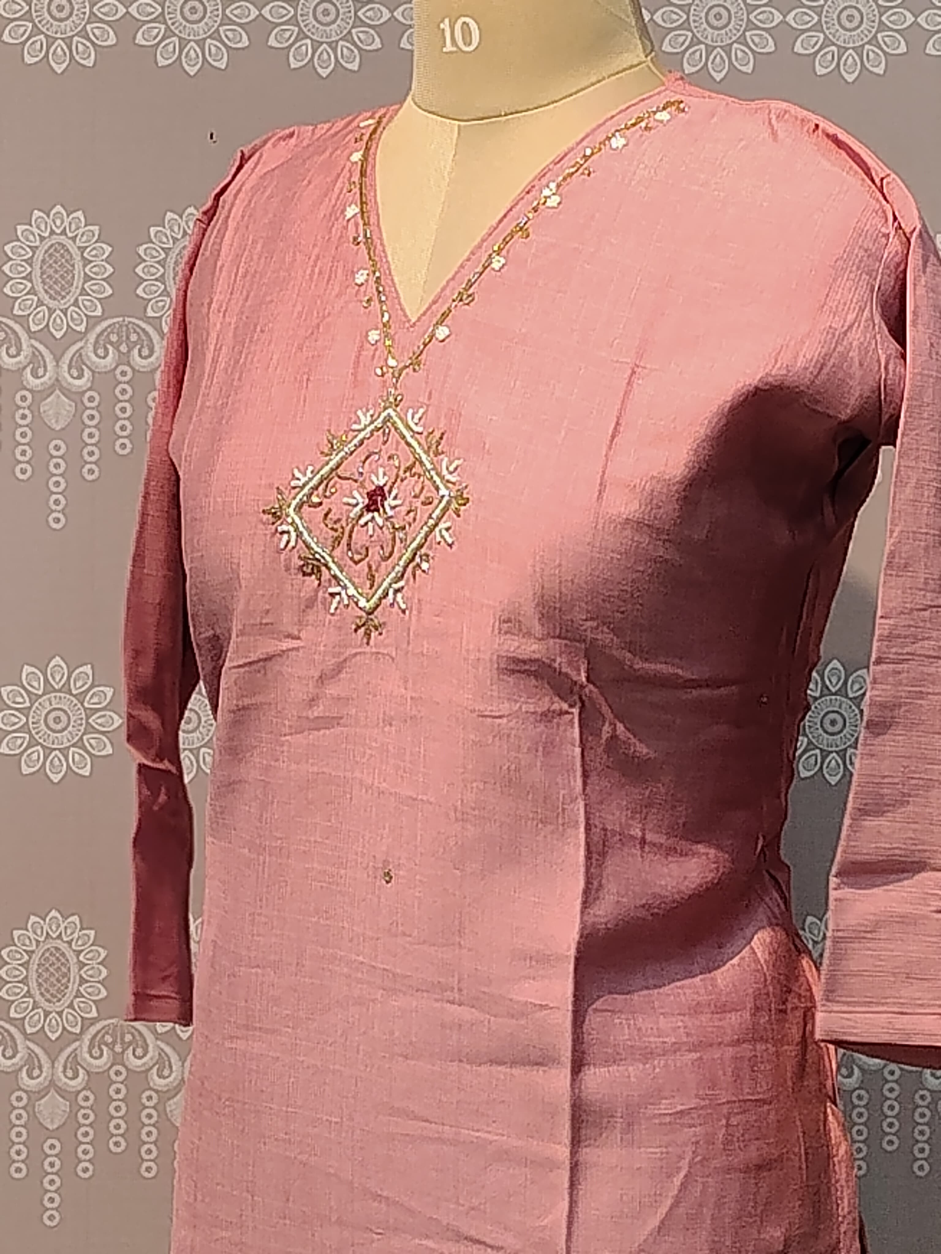 Elegant pink printed kurthi set