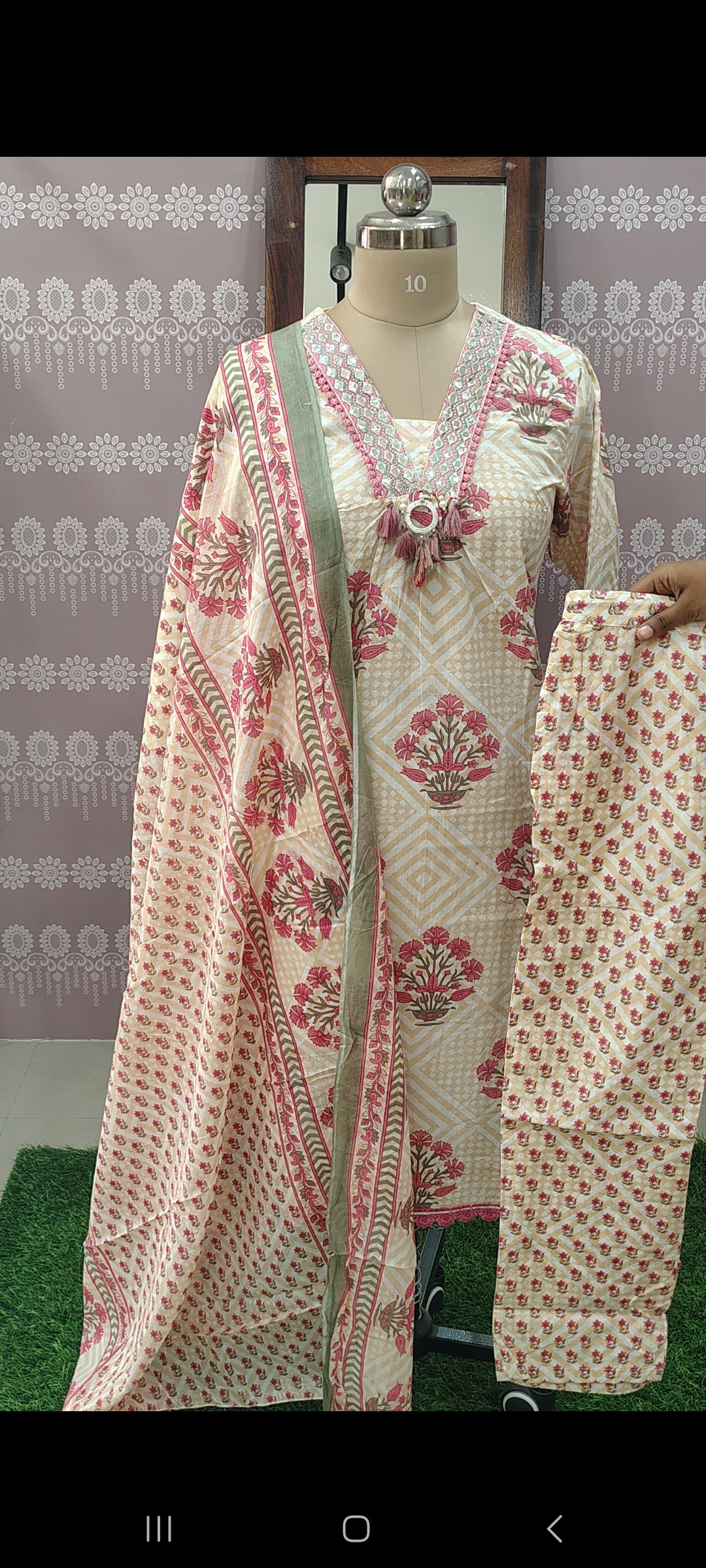 Elegant off-white KURTHI SET
