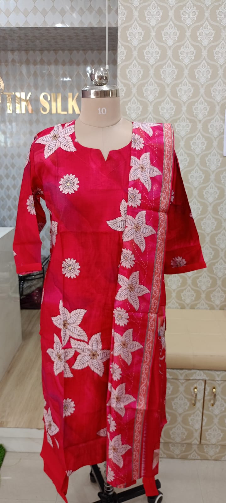 Elegant Bright Pink Floral Printed Kurti Set