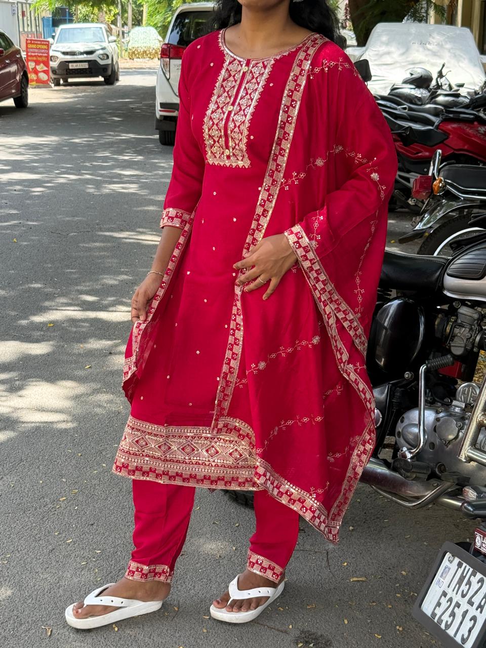ELEGANT EMBROIDERED KURTHI SET