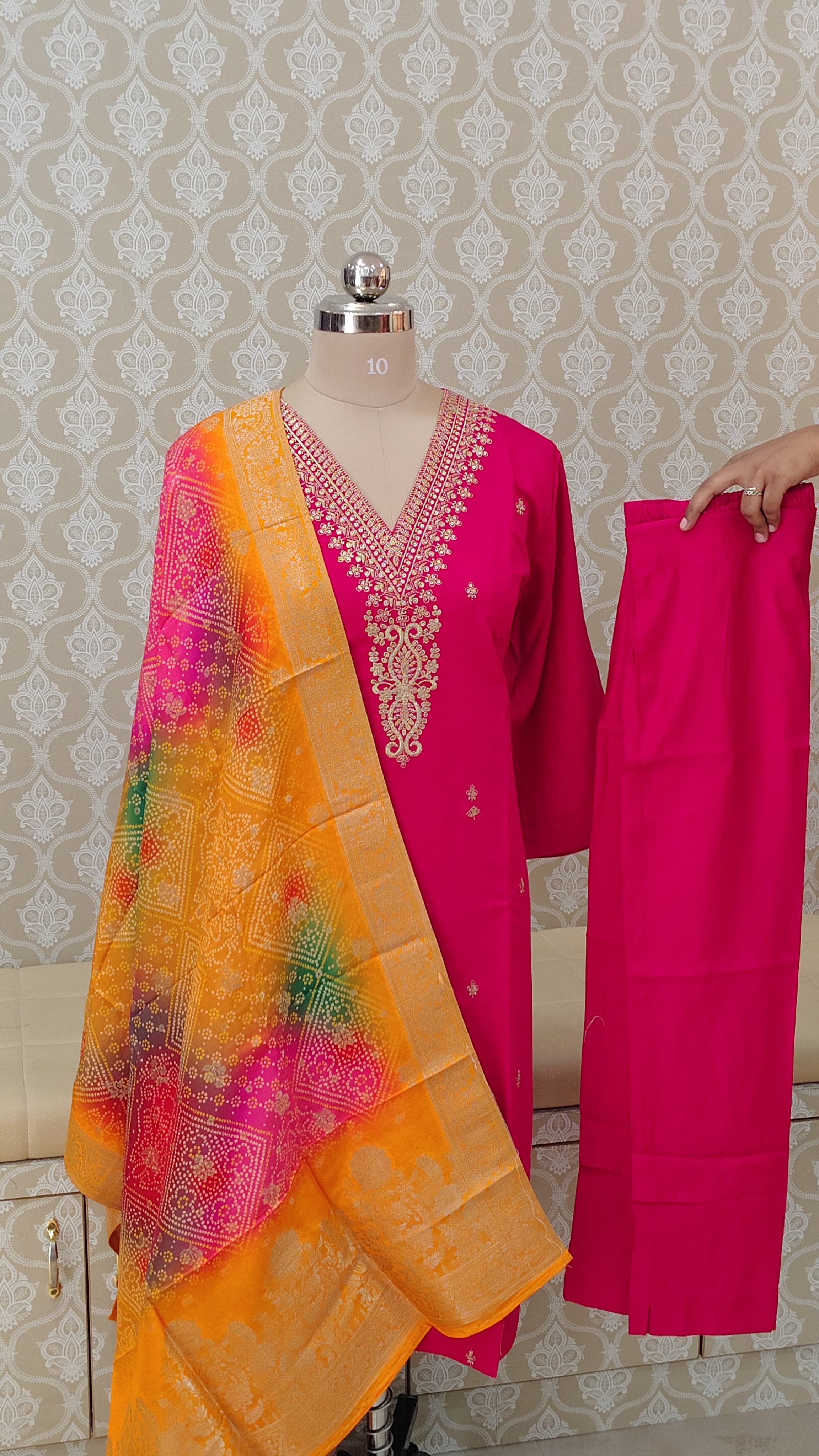 Embroidery kurthi set