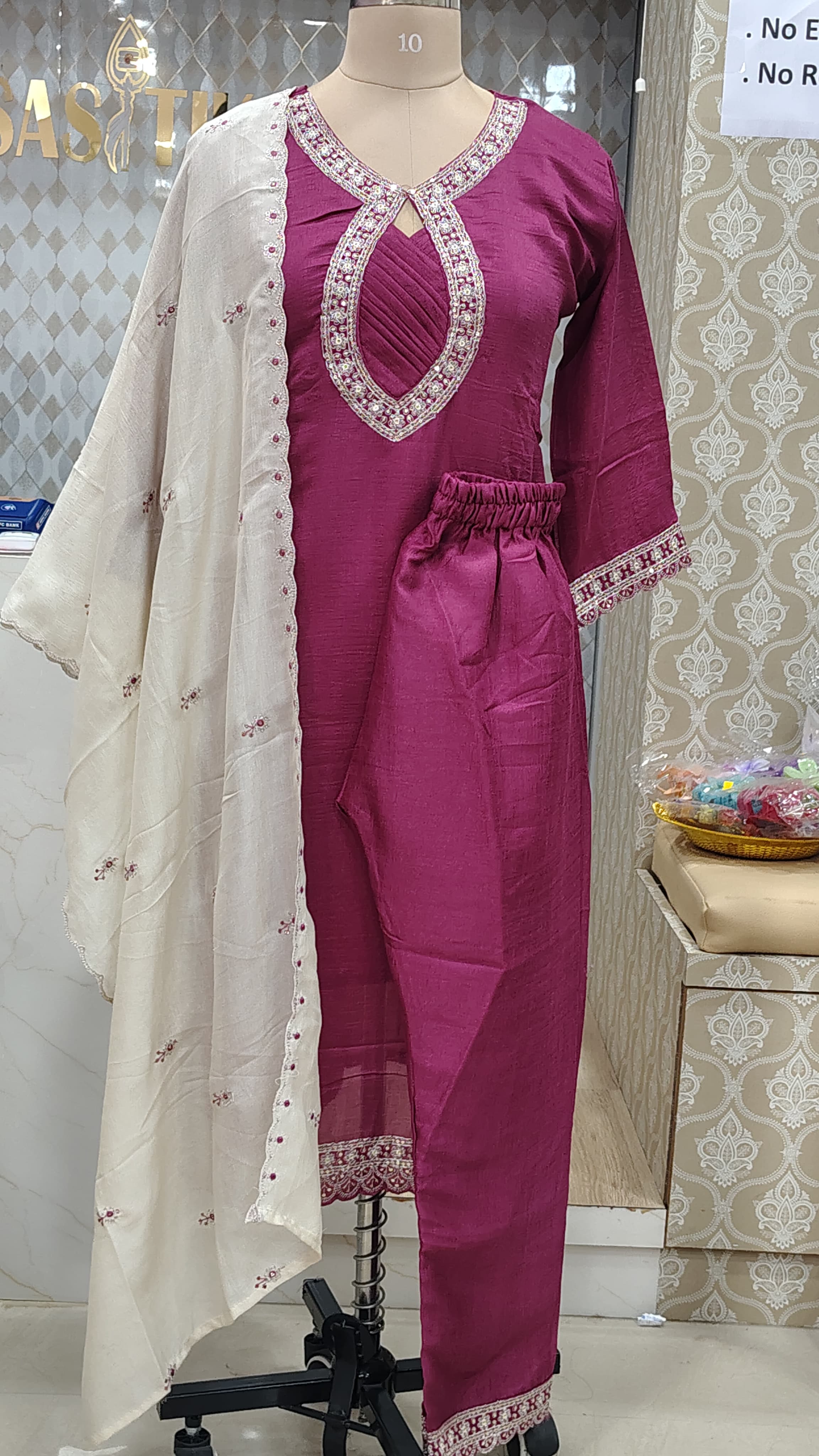 Elegant Magenta Embroidered Kurthi set