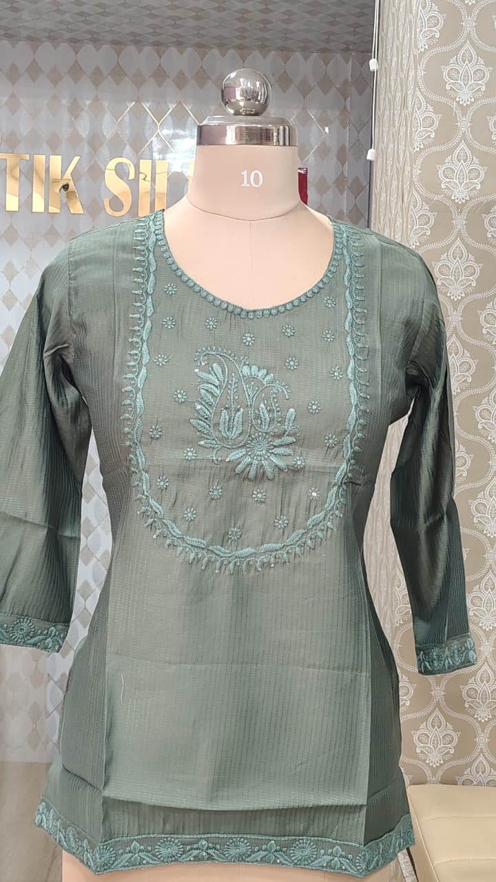 Elegant top🌷🌸