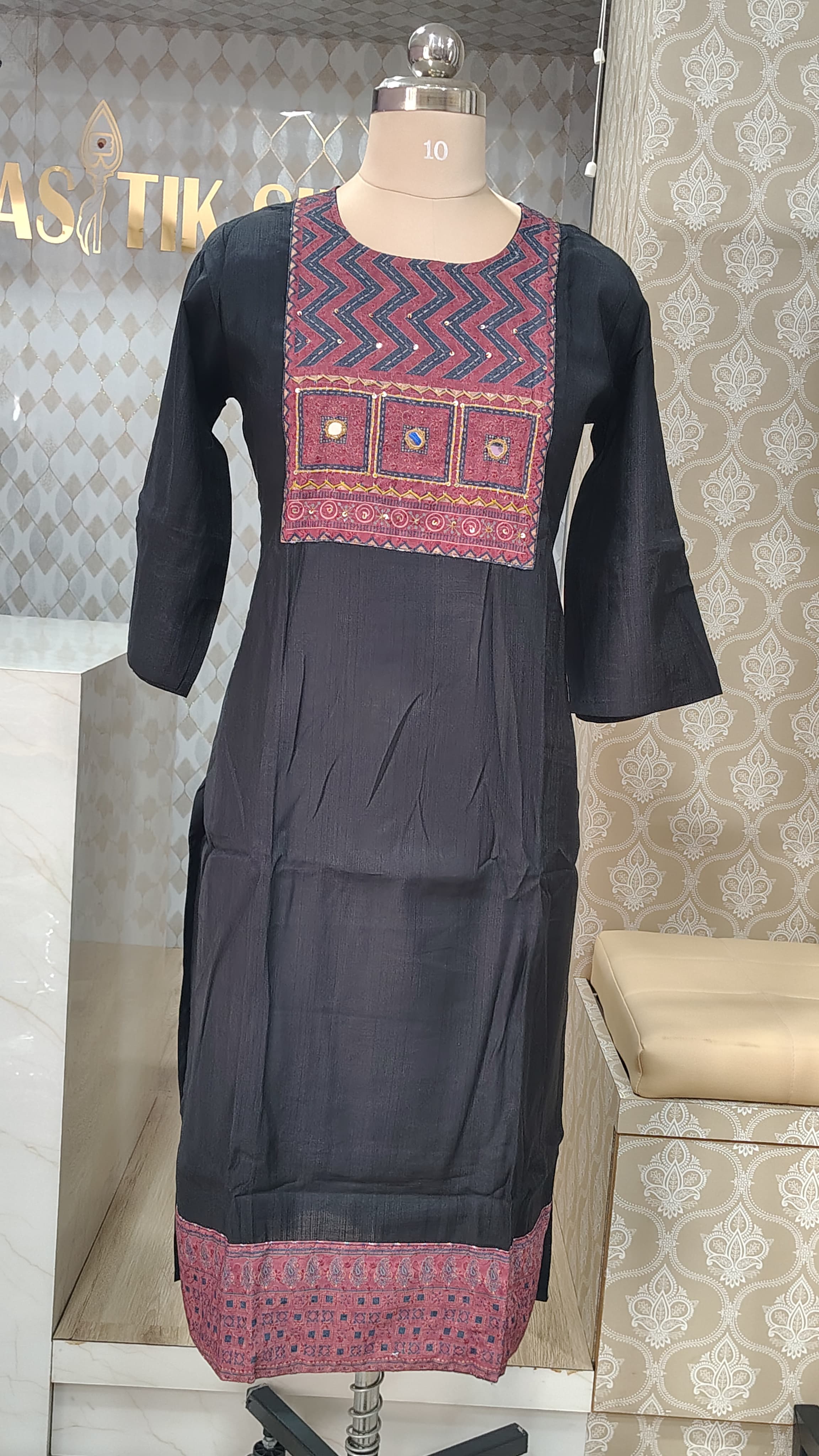 ROYAL BLACK KURTHI SET