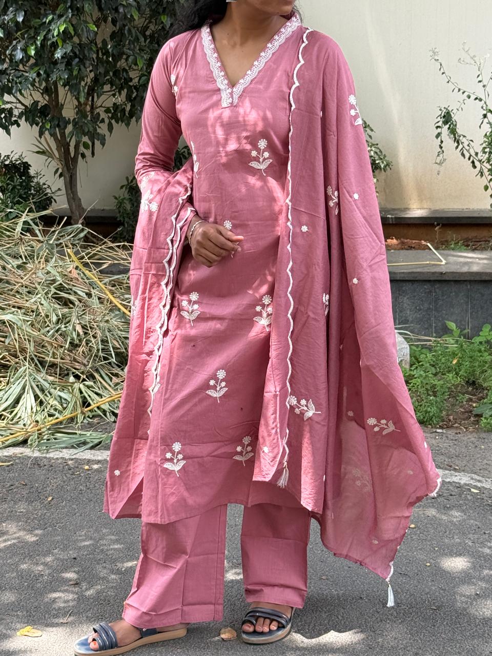Elengant dusty rose kurti set