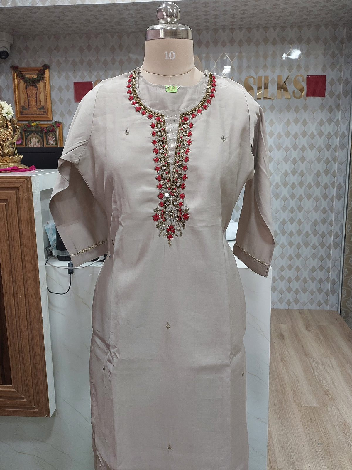 Elegant cream-white  Printed Kurti SET