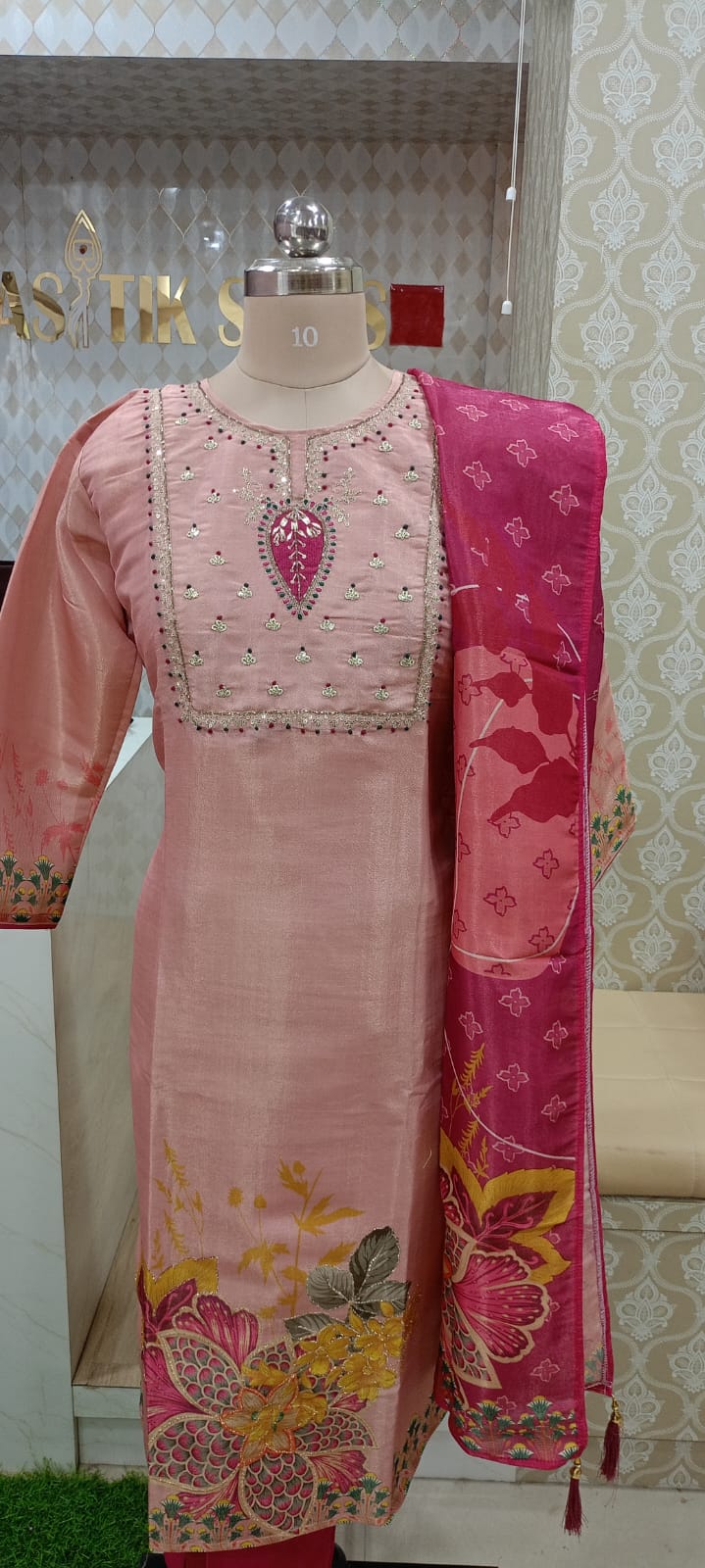 Elegant pink Floral Kurti SET