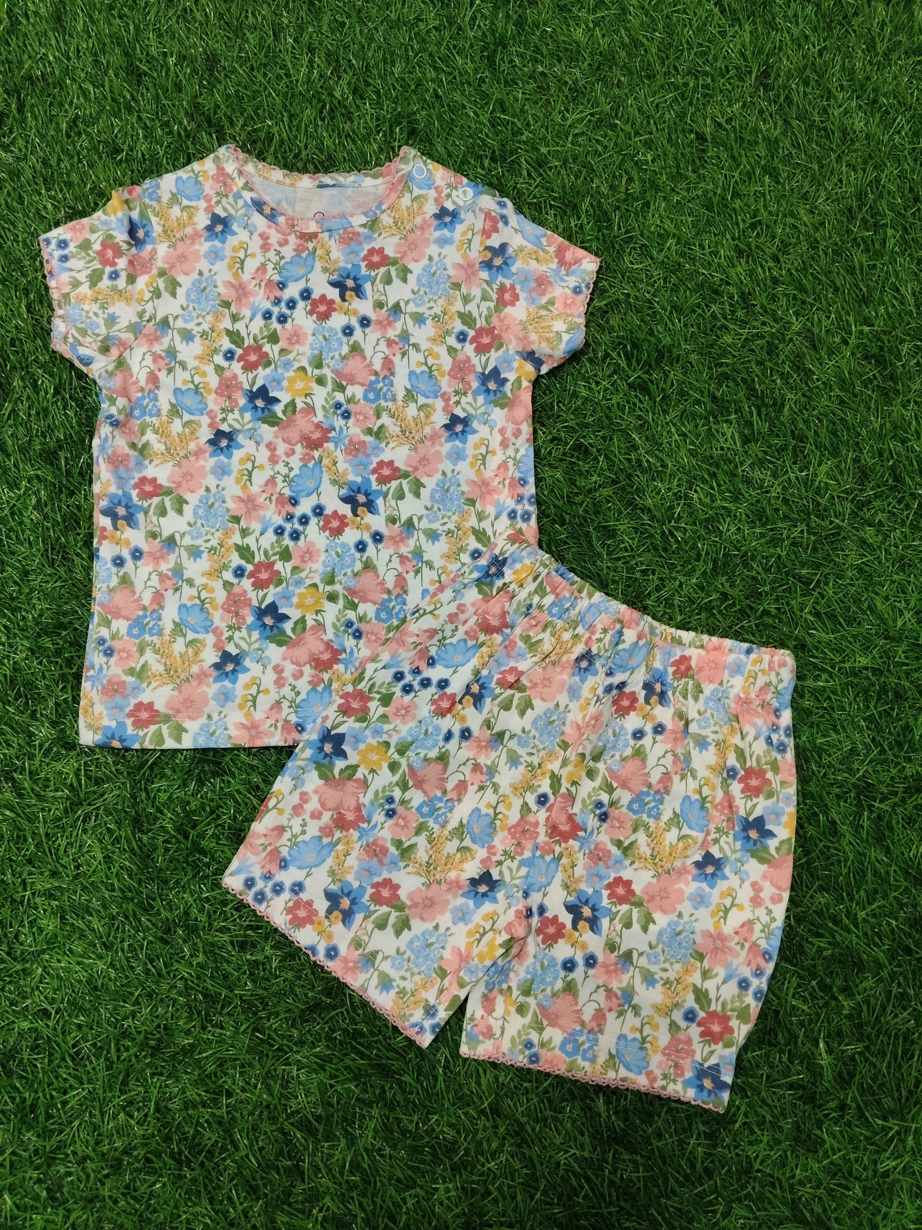 This lovely floral top and shorts set