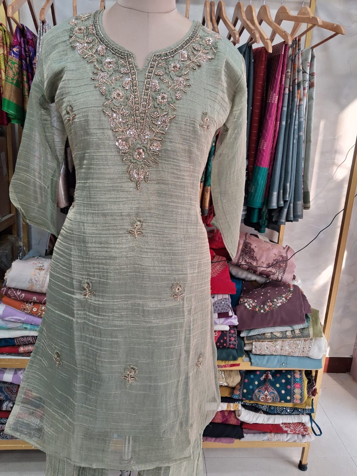 Saga green kurthi set