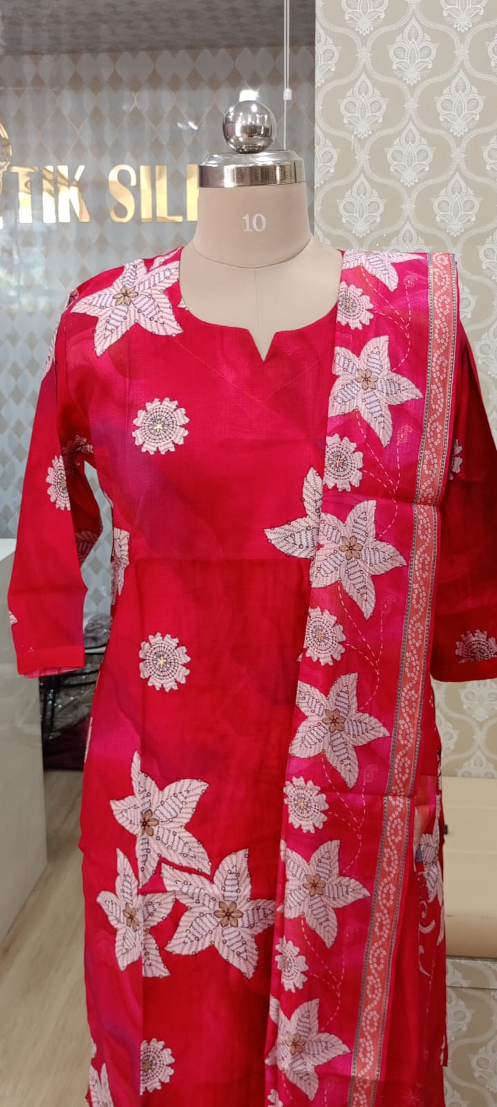 Elegant Bright Pink Floral Printed Kurti Set