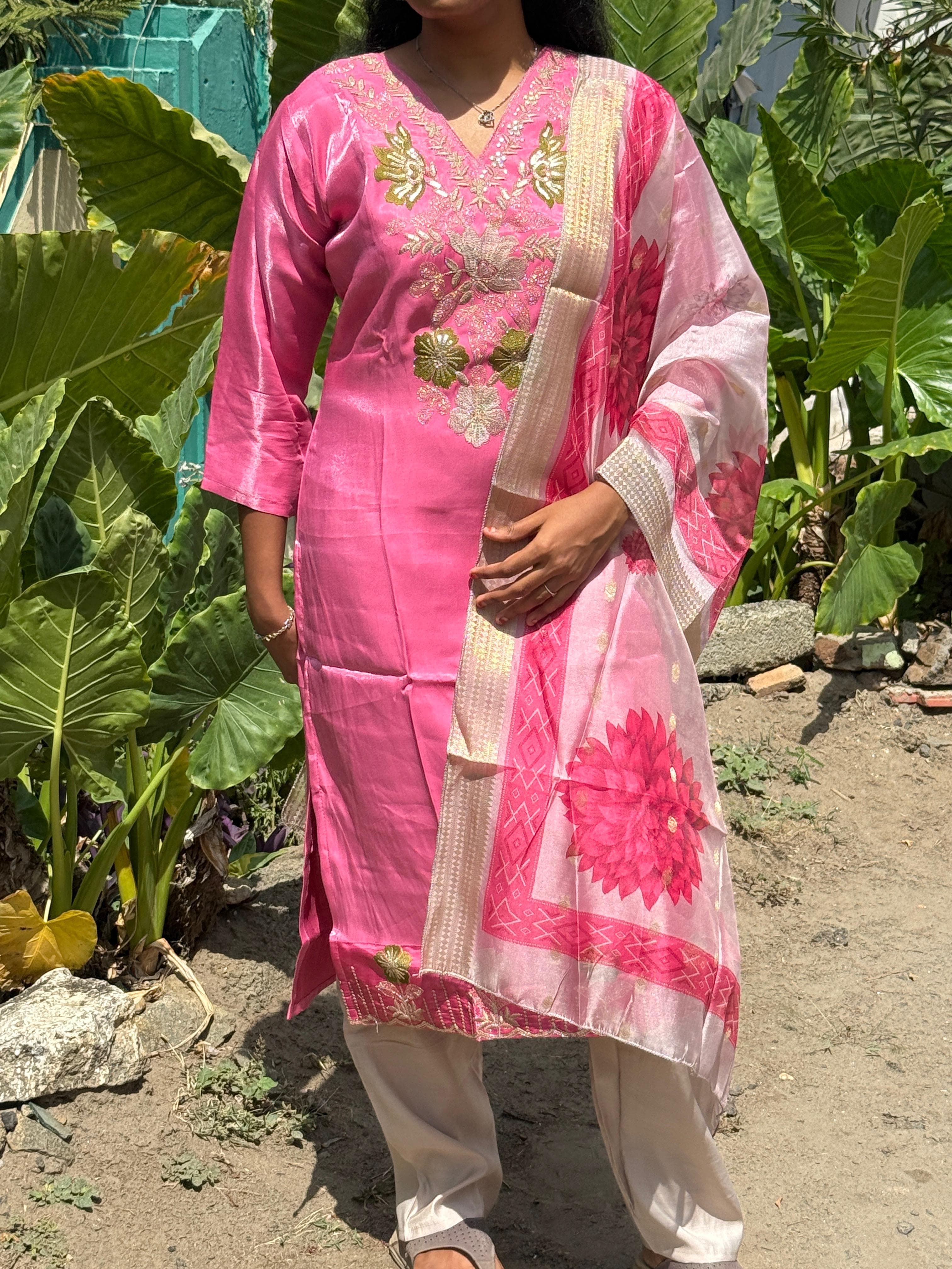 Elegant pink Embroidered kurti set