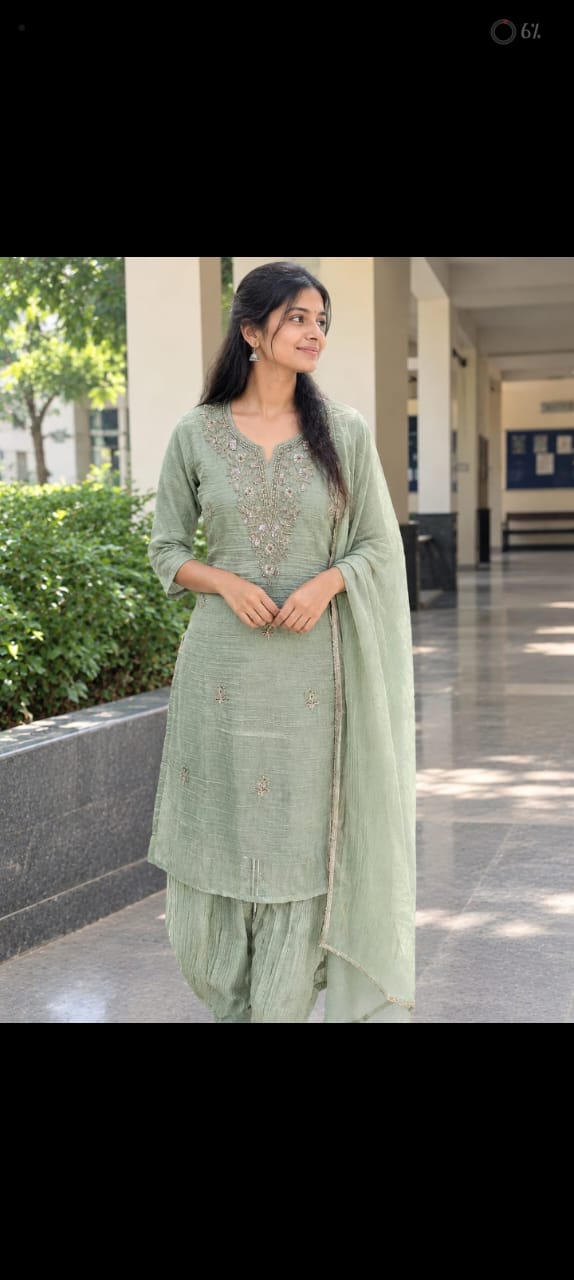 Saga green kurthi set