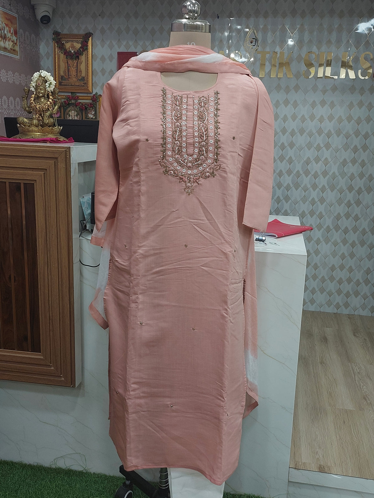 Elegant pink Floral Kurti SET
