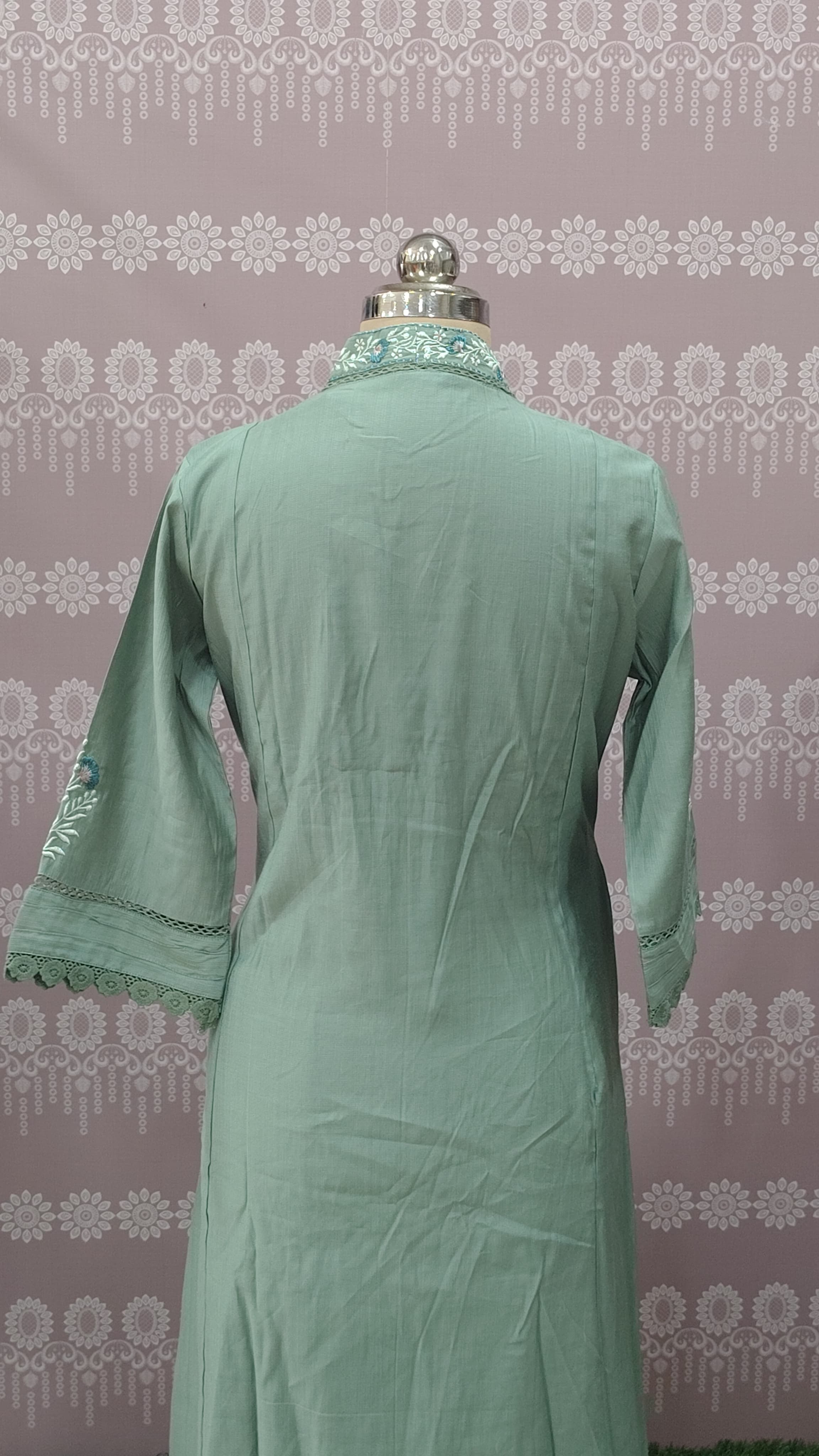 V-neck embroidery kurthi set