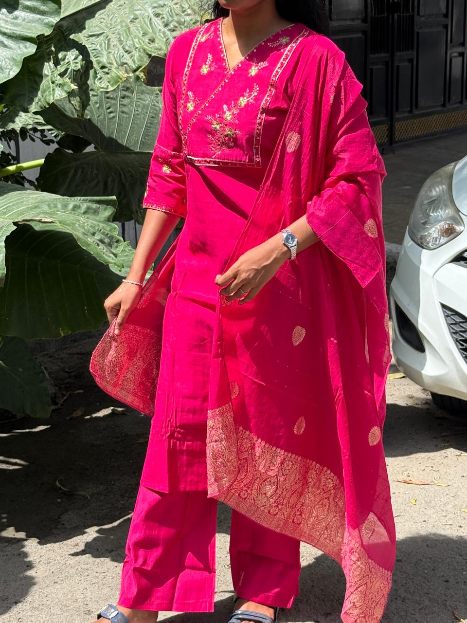 Elegant Fuchsia pink Embroidered kurti set