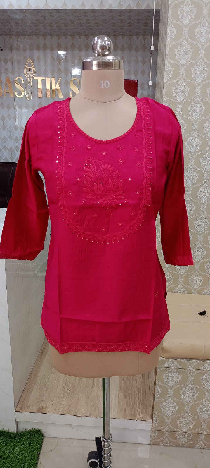 Elegant top🌷🌸