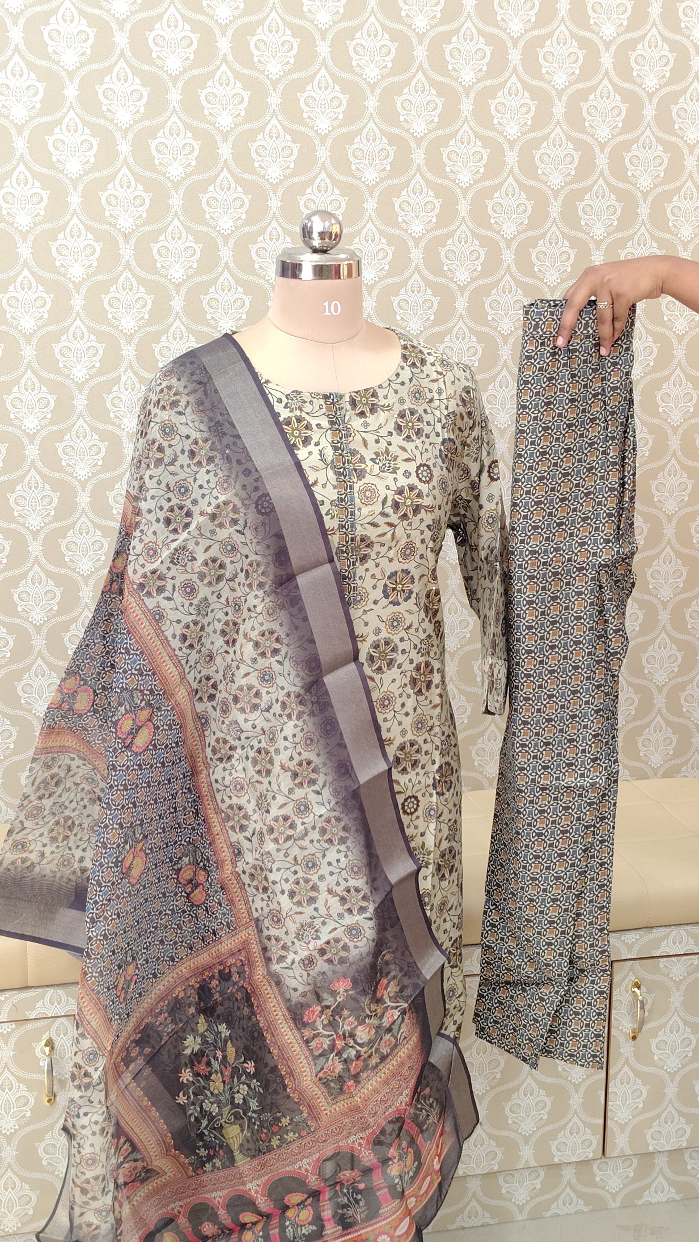 Elegant kurti set